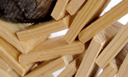 22x17x3cm - driftwood, pinewood / bois flotté, bois de pin - 2012